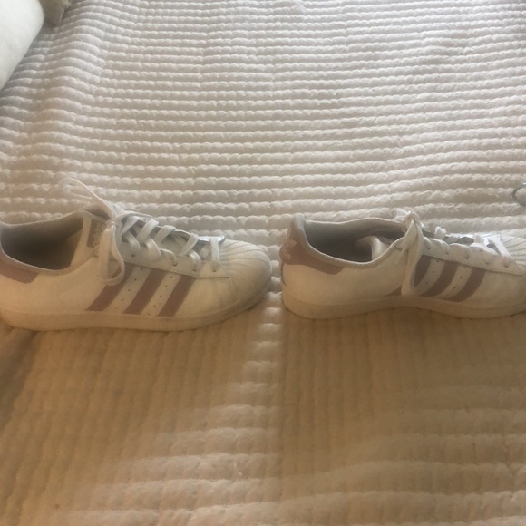 Adidas shoes - Picture 2 of 4